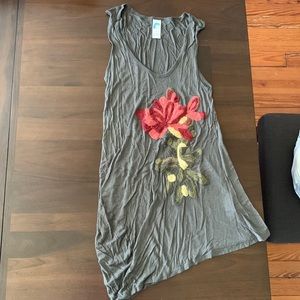 Long asymmetric green tank w floral appliqué, size small